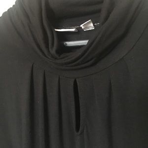 New York & Company. Black Key-hole turtle-neck. XL